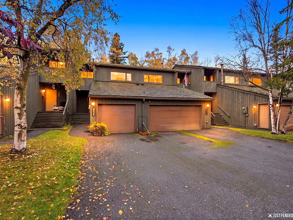 2238 Knoll Cir
