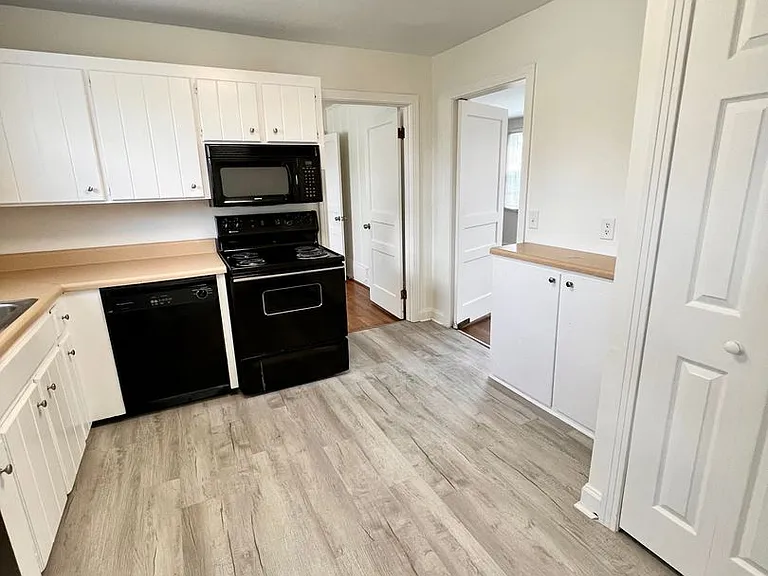 1123 Gibson Dr — Photo 11