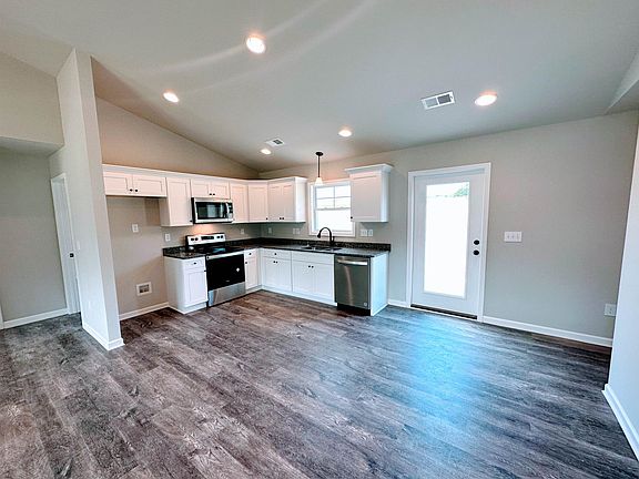 5th image of 169 Worthmore Dr