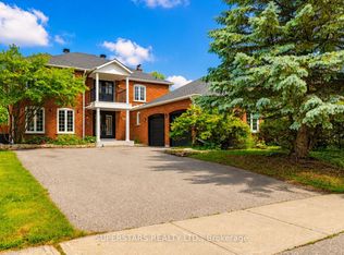 352 Kennedy St W, Aurora, ON L4G 5M4