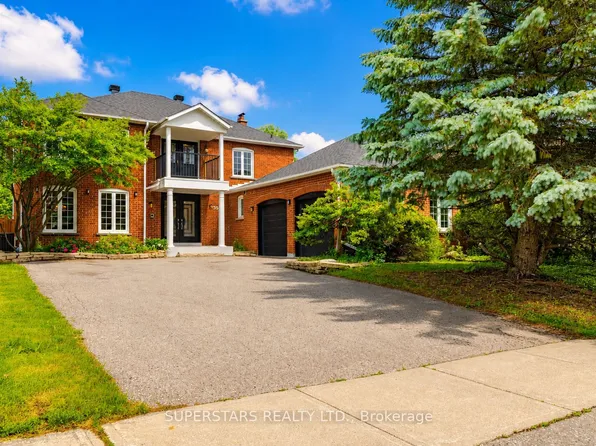 352 Kennedy St W, Aurora, ON L4G 5M4