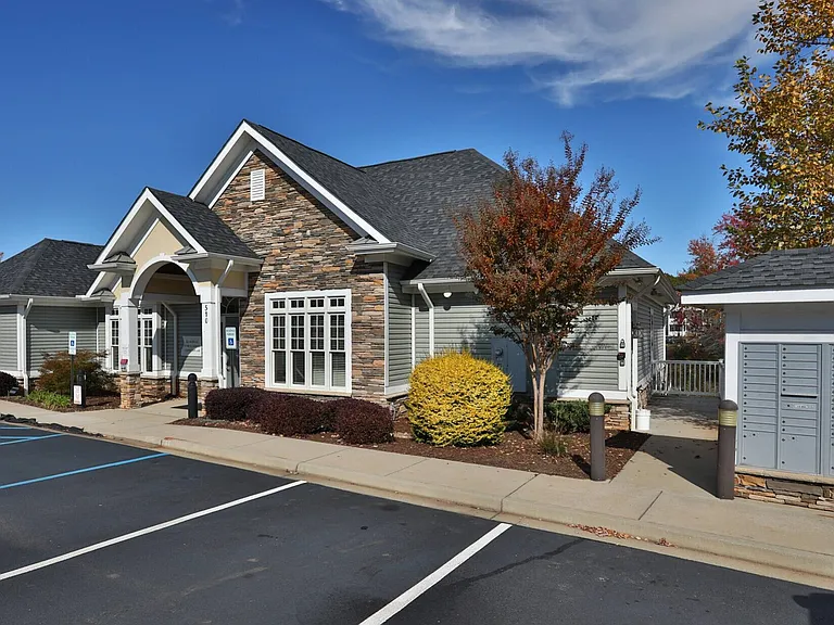 742 Upstate Campus Dr — Photo 32