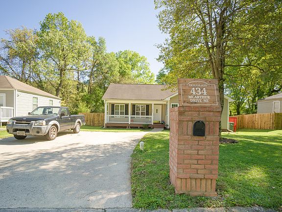 3rd image of 434 McArthur Dr NE