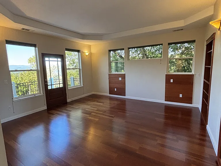 1755 NE Sunset Ln — Photo 11
