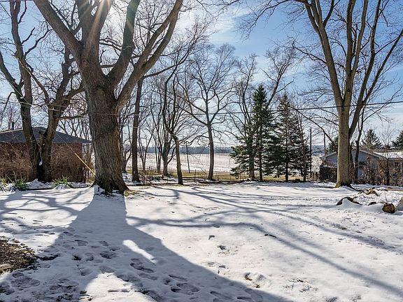 5th image of 1764 Leonard Rd