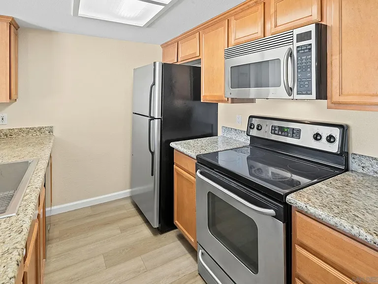 14996 Avenida Venusto #28 — Photo 10