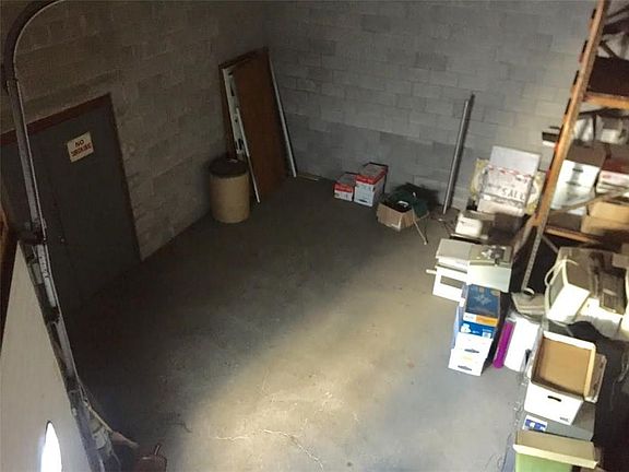 4th image of 146 Franklin St