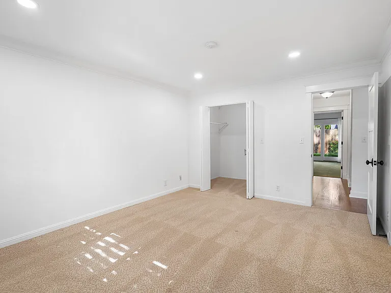 648 Tunbridge Rd — Photo 23
