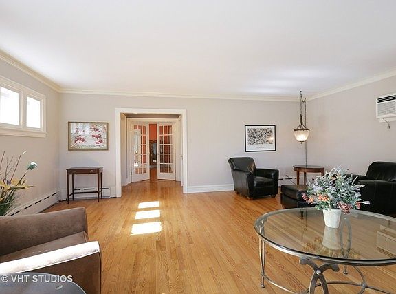 4th image of 6114 N Maplewood Ave
