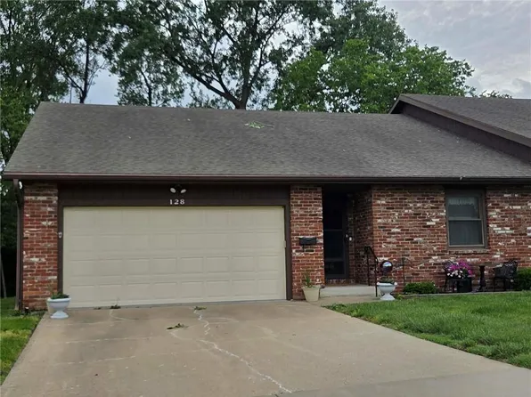 128 S Ryans Way, Saint Joseph, MO 64506