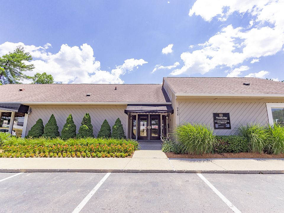 Leasing Center Exterior Club House Amenities at Woodbridge of Castleton