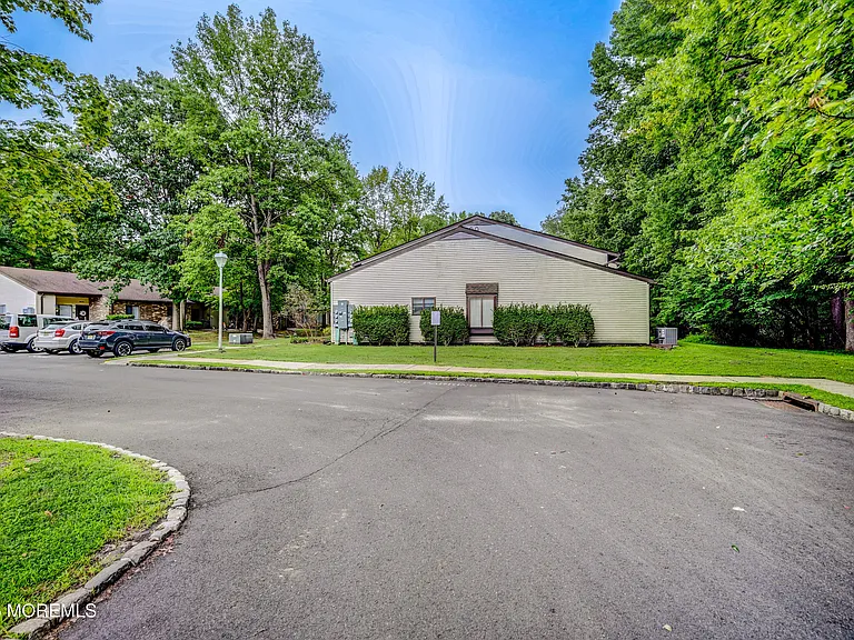 99 Arrowood Rd #K — Photo 33
