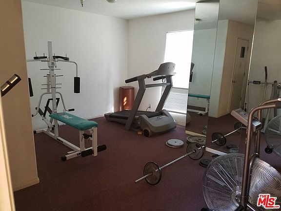 4th image of 321 W Queen St APT 24