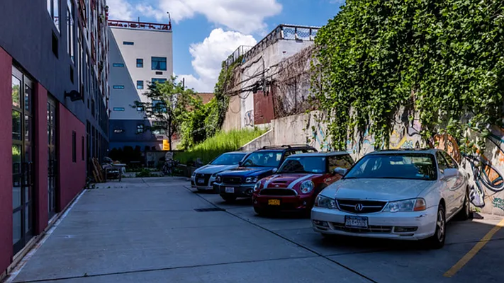 Rented by Nooklyn NYC LLC | media 51