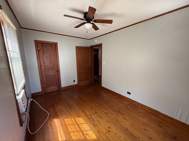 347 S Cedar St — Photo 10