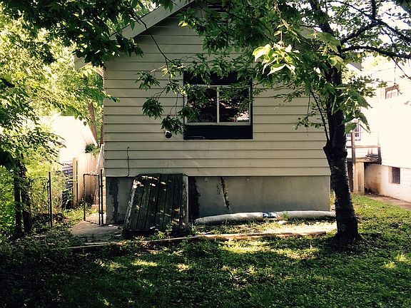 3rd image of 4716 Dale Ave