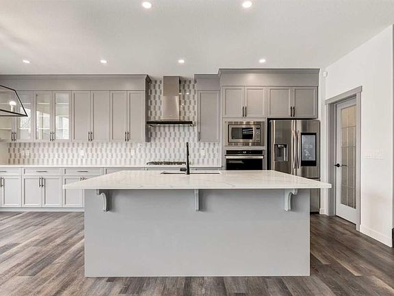 5th image of 142 SW Cranbrook Park SE