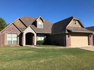 500 Castle Pines Cir, Claremore, OK 74019