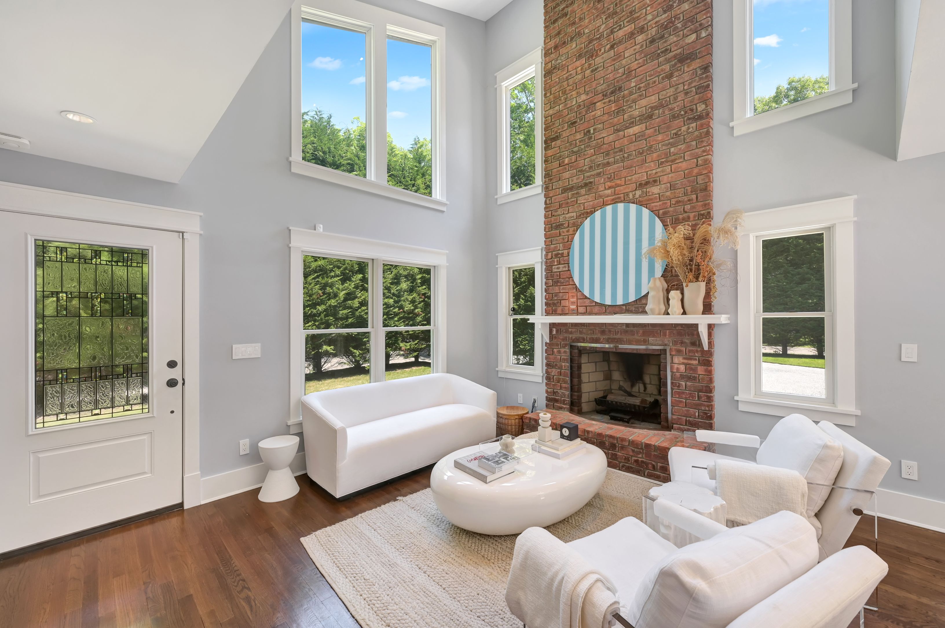 27 Hildreth Pl, East Hampton, NY 11937 Out East