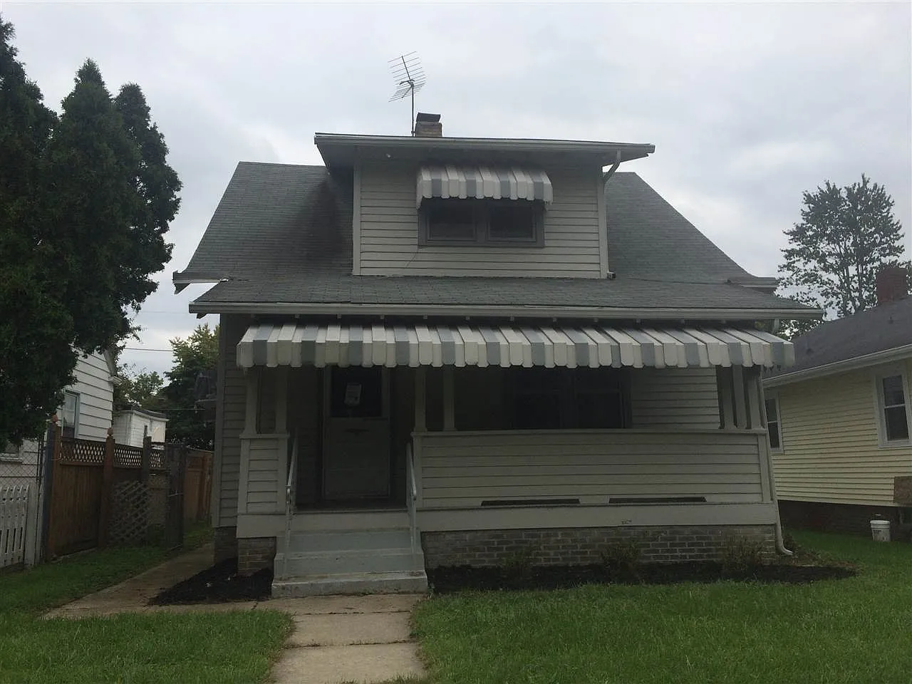 3205 Holton Ave photo 1