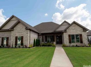 1500 Green Tree Dr, Conway, AR 72034