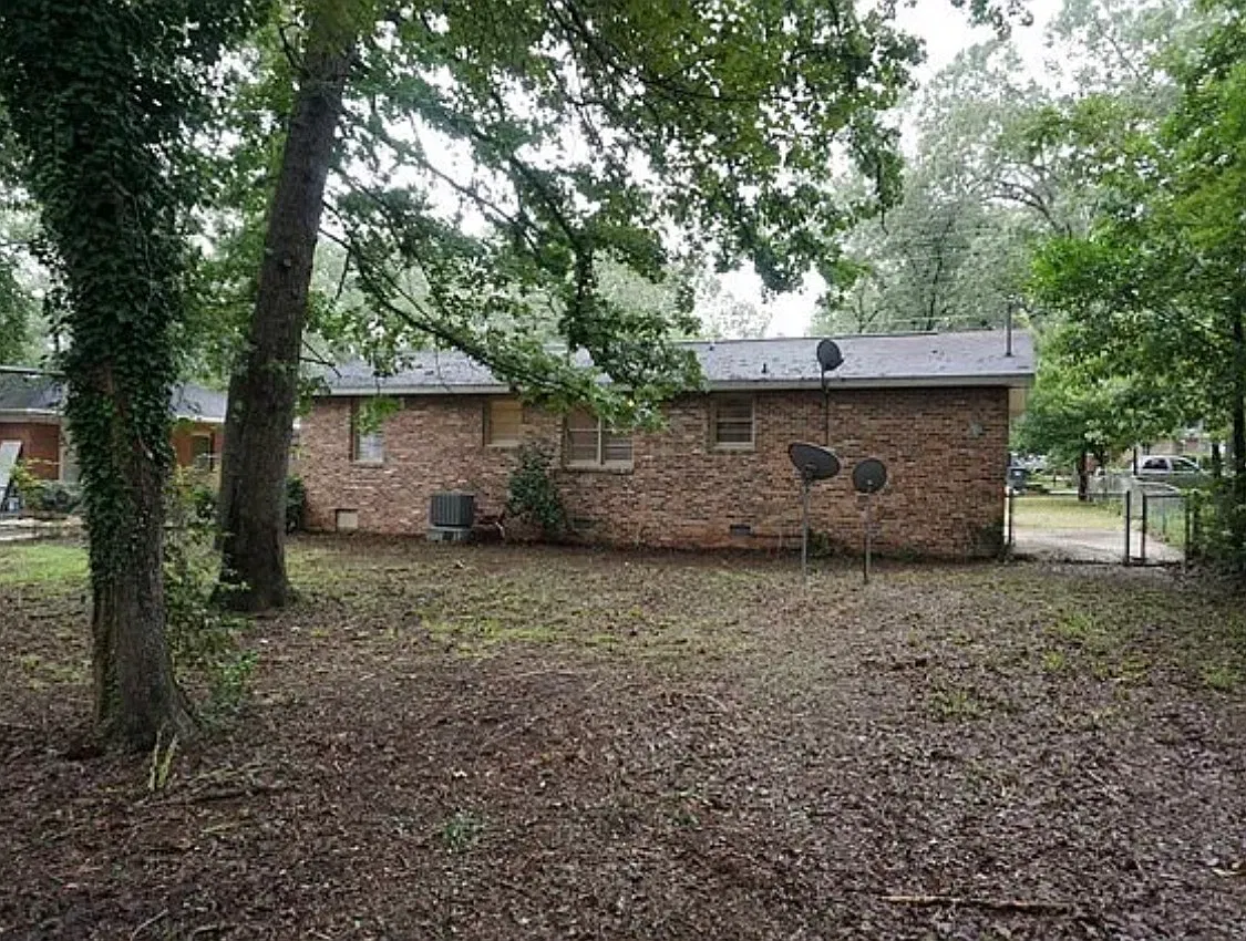 3 bed, 1253 sqft, $1,200 — Photo 2