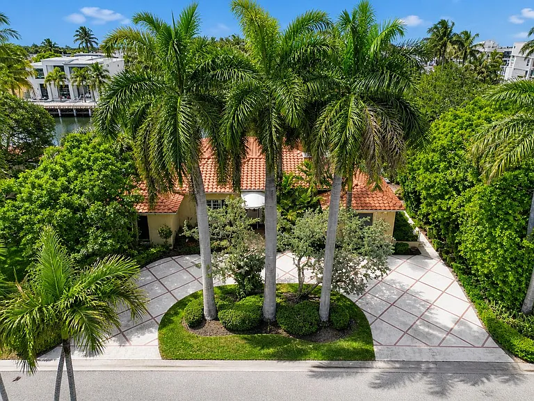 2400 Delmar Pl — Photo 45