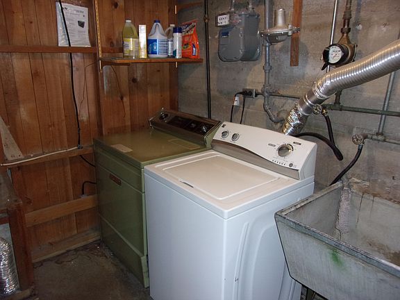 2nd image of 3510 Dey Ave