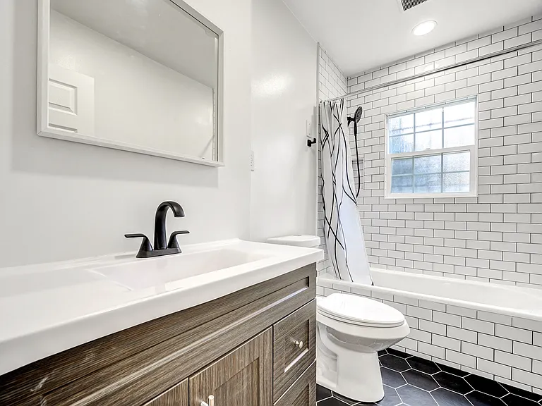 815 N Curson Ave — Photo 24
