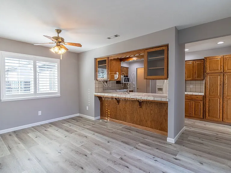 218 E Longview Ave — Photo 10