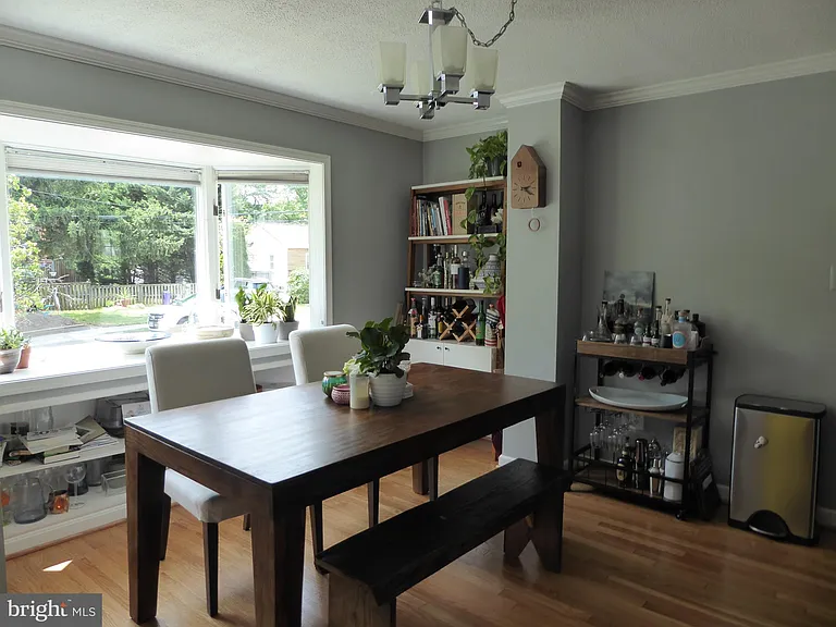 323 S Adams St — Photo 9