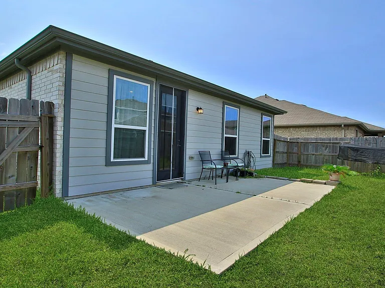 7219 Bakersfield Ct — Photo 42