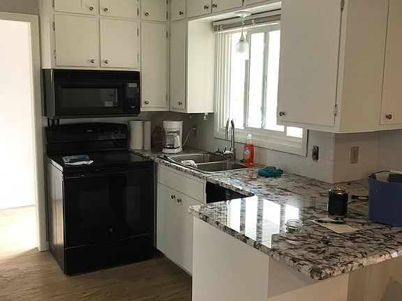 3rd image of 4051 Loveland Dr