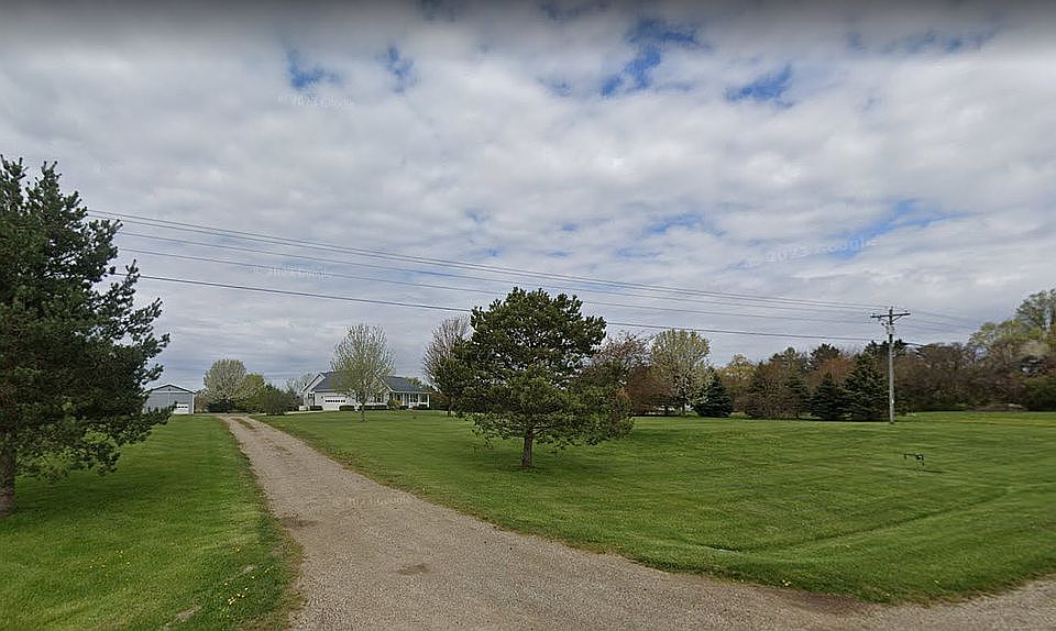 2nd image of 7857 N Ionia Rd