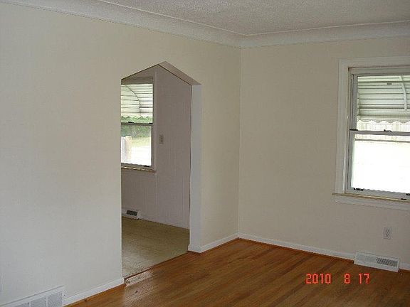 4th image of 26381 Brettonwoods St