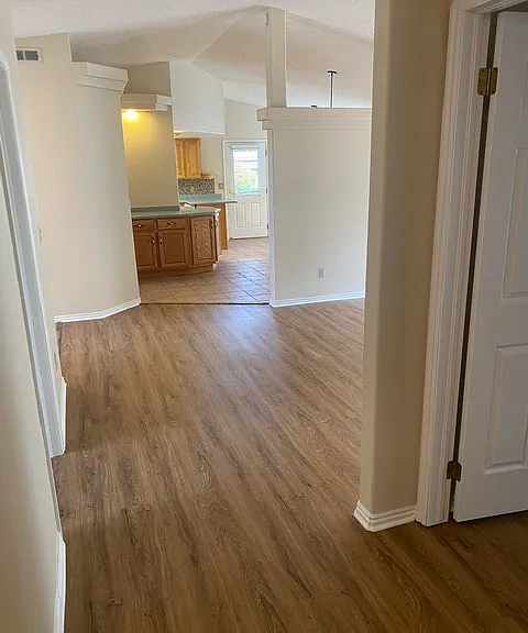 660 E Vermillion Ave — Photo 25