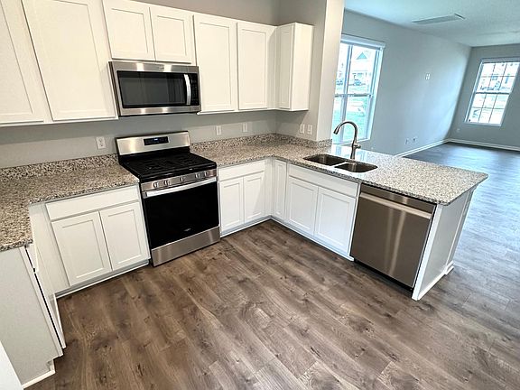 2nd image of 1039 Woodbridge Blvd