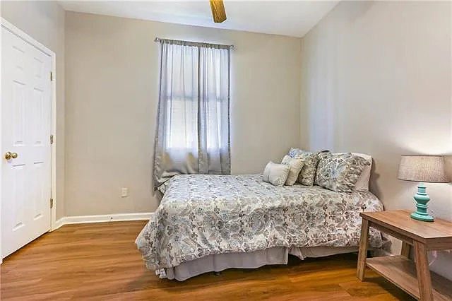 1512 N Robertson St — Photo 12
