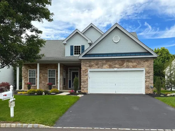 717 S Settlers Cir, Warrington, PA 18976