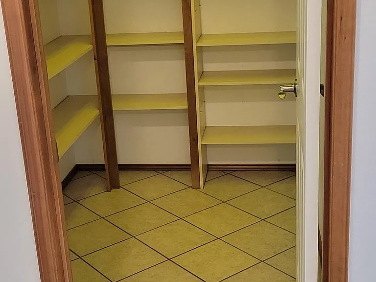 941 E Alder St — Photo 13