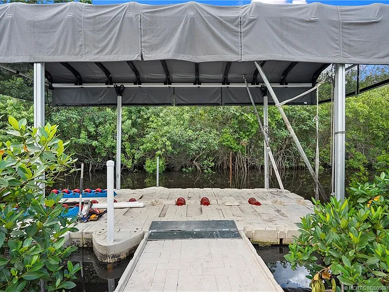 30 SW Hideaway Pl — Photo 29