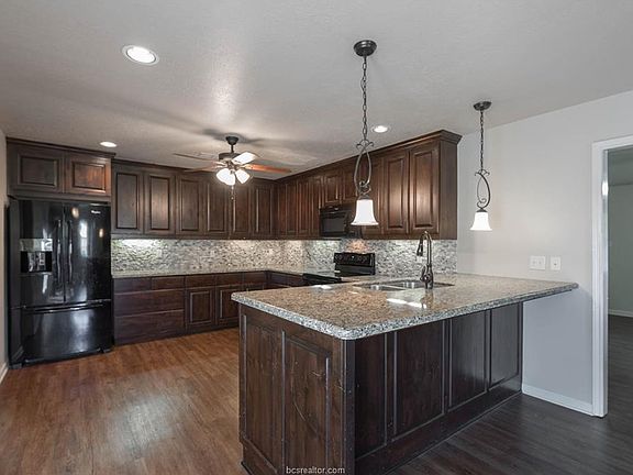 3rd image of 8566 McAllester Ln