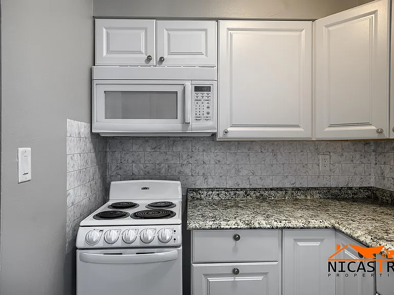 215 E Lane Ave #D — Photo 22