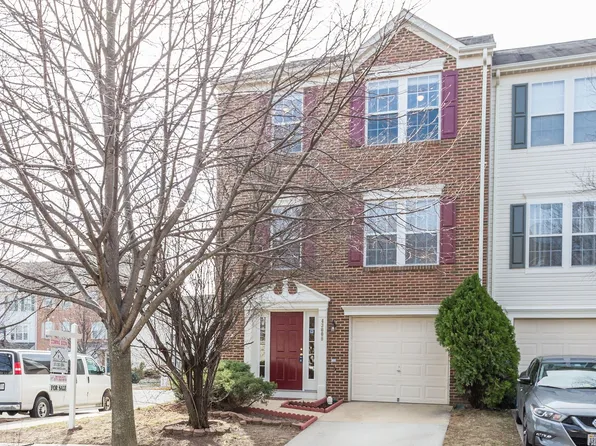 43009 Center St, Chantilly, VA 20152