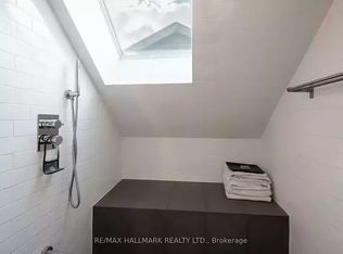 524 Markham St #3, Toronto, ON M6G2L5