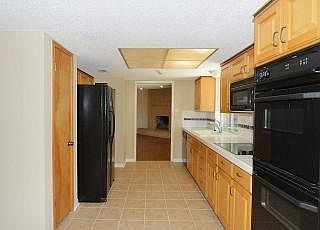 4th image of 16335 Havenhurst Dr