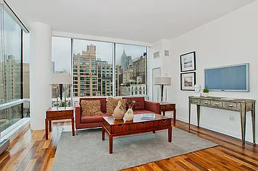 Rented by R New York