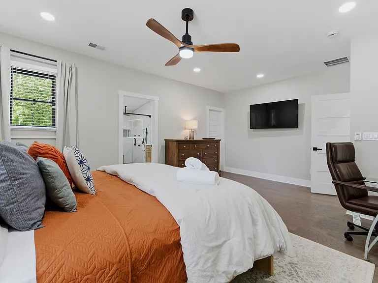 907 Beecher St SW — Photo 24