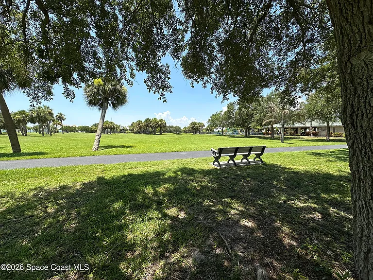616 Manatee Bay Dr — Photo 37