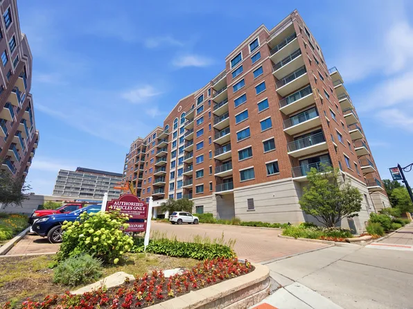 750 Pearson St APT 302, Des Plaines, IL 60016